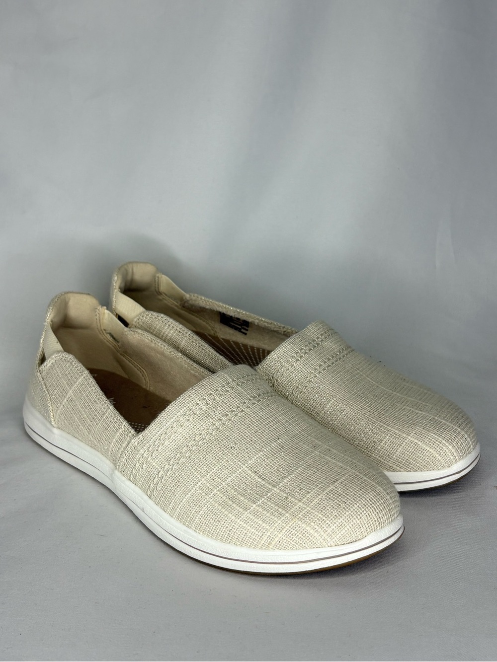Clark’s Cloudsteppers Natural Interest Cream Color Canvas Slip-On Flats Size 8